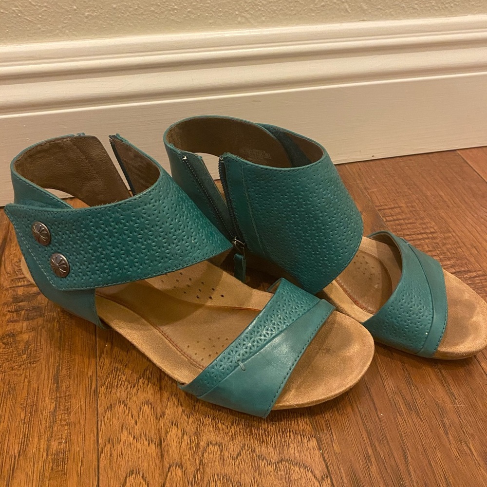 Rock port sandals